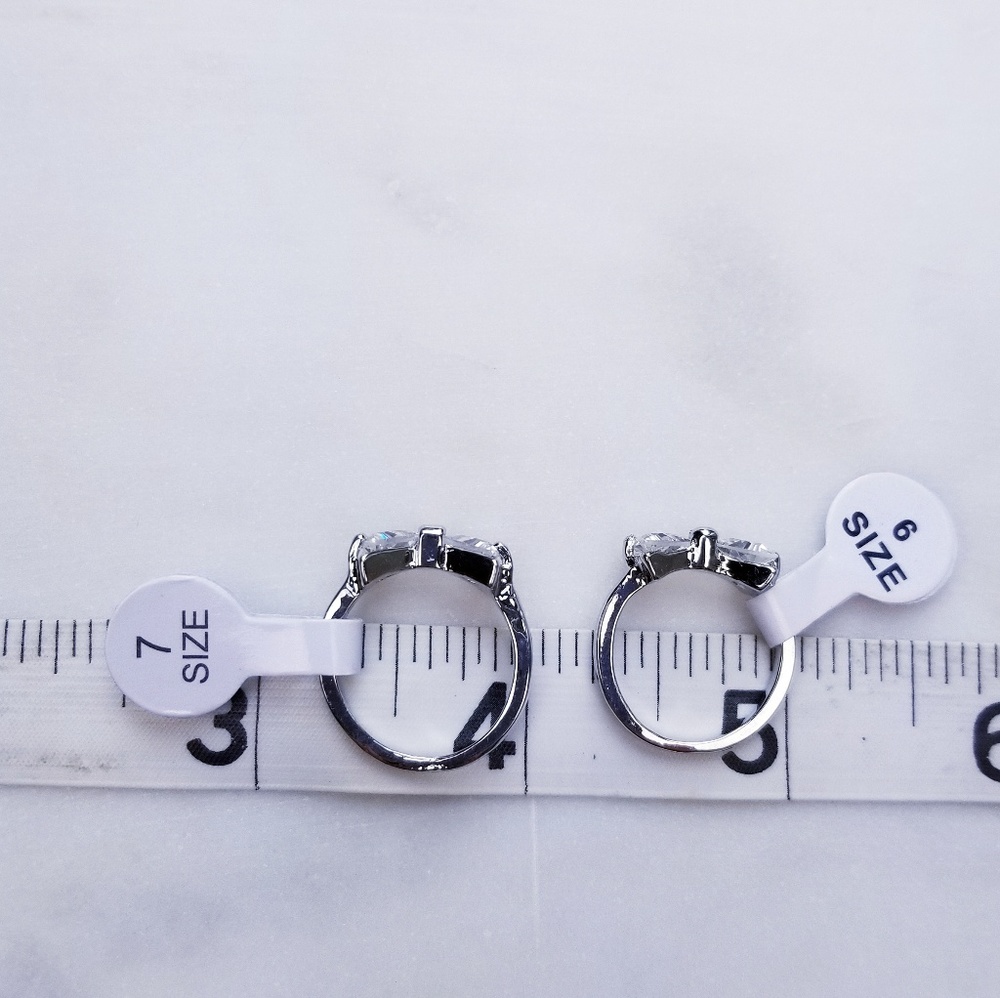 Brilliant! CZ Bow Layer Ring Silver Plated - Picture 4 of 5